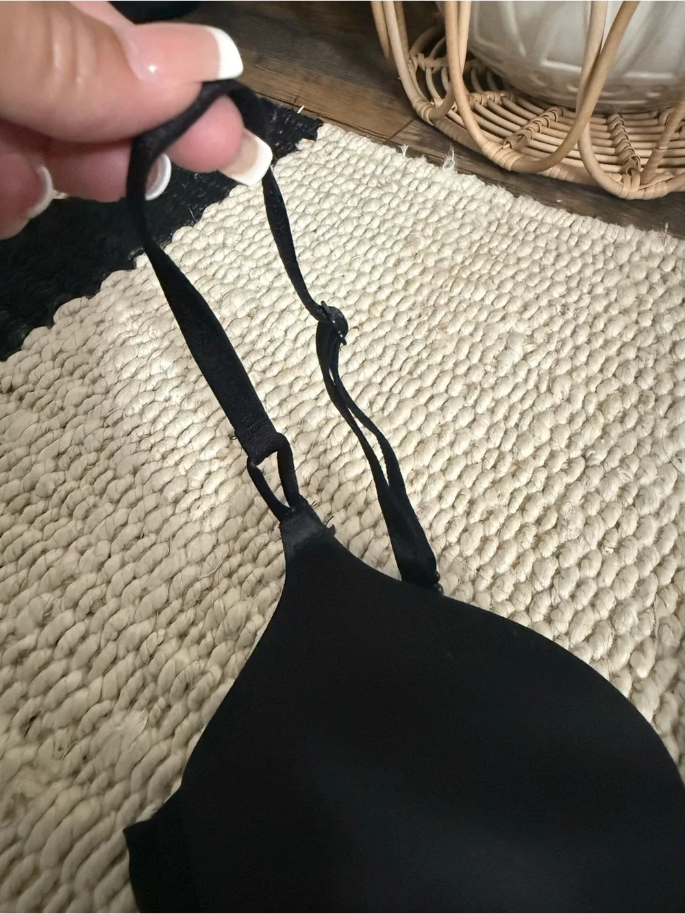 Very Victorias Secret 34B Padded Bra Solid Black Underwire Plunge